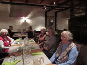 08.10.2015 Kellariravintola, Riitta-Leena, Leena ja Tuovi