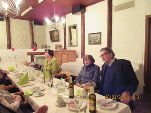 26.03.2015 Kellariravintolassa Markku, Pirkko ja Pirjo R