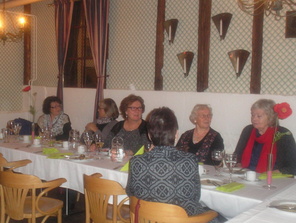 16.10.2014 Kellariravintolassa
Liisa, Marjatta, Merja, Kerttu, Tuovi ja Helena